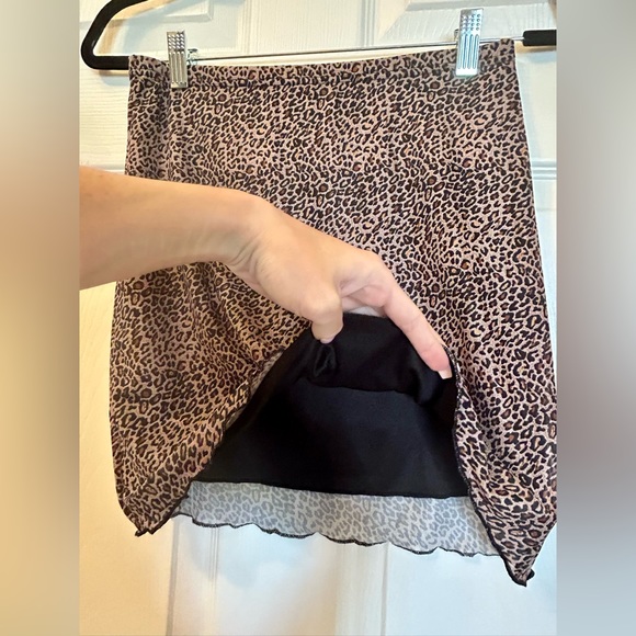 Leopard Print Mesh Lettuce Trim Skirt - Picture 4 of 6